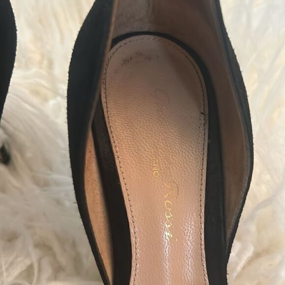 Vintage Gianvito Rossi suede pumps - Picture 2 of 5